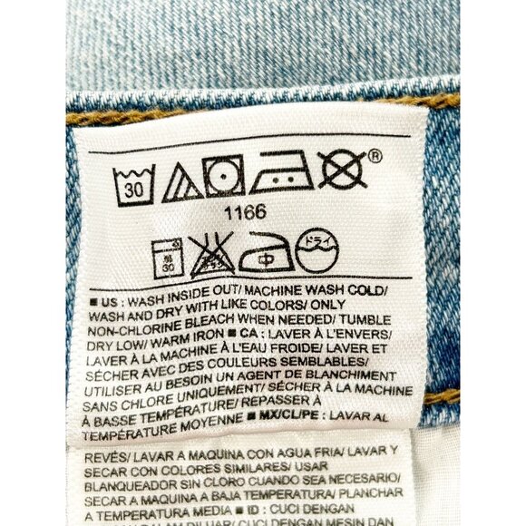 Women's Old Navy Curvy / Profile Bermuda Platinum Jean Shorts  - Size 2 - Picture 6 of 6